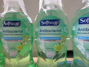 lot 73 image: Softsoap Antibacterial Soap