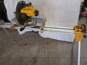 DeWalt 12 compound miter saw with ...