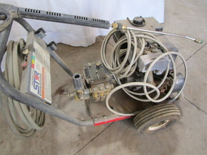North Star pressure washer, has com...