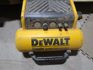 DeWalt Englo electric air compresso...