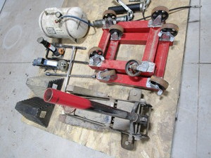Floor jack 3T, wheel chocks, air ta...