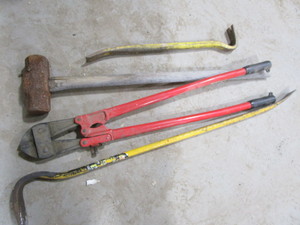 Bolt cutter 36, pry bars with 42,...