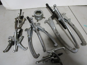 Gear pullers largest is four arm 1...