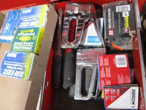 Staplers - tack & hammer, stapes...