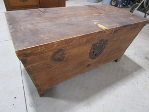 Vintage pine trunk 38Lx19x19...