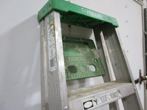 Aluminum step ladder, Type III 200l...