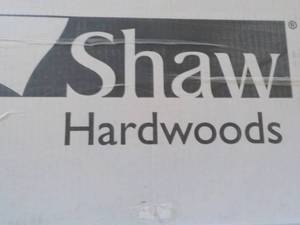 lot 4 image: 5 Boxes Shaw Hardwoods Hickory Clic...