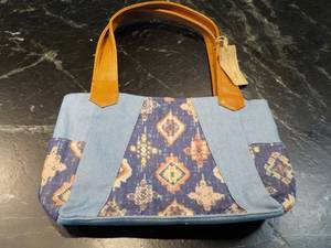 lot 75 image: Canyon Sky Purse 14 x 10...