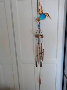lot 83 image: Solar Hummingbird Chime...