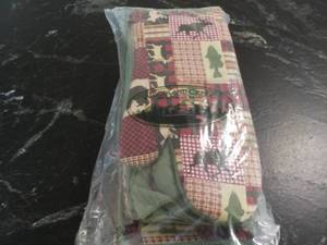 lot 104 image: Woodland Creek Kitchen Set, Towel, ...