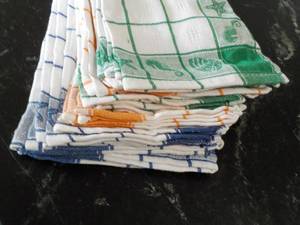 lot 107 image: Gold Coast 12 Kitchen Towel Set...