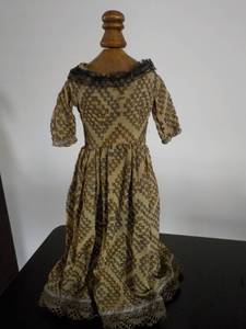 lot 118 image: 18 High Display Dress Form...