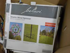 lot 15 image: Garden Art- needs assembly...