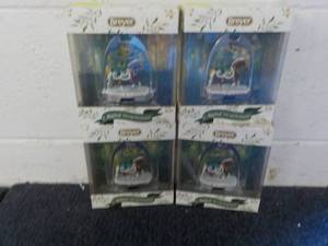 lot 39 image: 4 Breyer Minstrel Stirrup Ornaments...