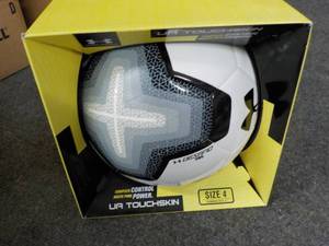 lot 43 image: Under Armour size 4 Ball...