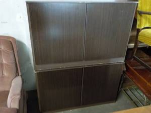 lot 188 image: Storage 4 Door Cabinet 40 x 20 x 52...