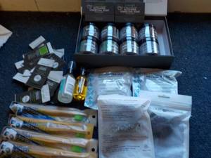 lot 200 image: Bemindful and InVitamin Sample Pkg...