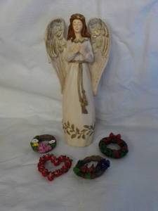 lot 213 image: 3 Sets of Angel with Seasonal Wreat...