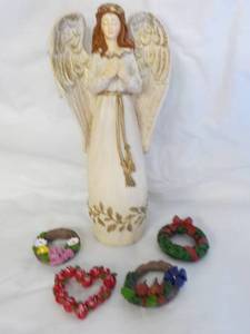 lot 214 image: 3 Sets of Angel with Seasonal Wreat...