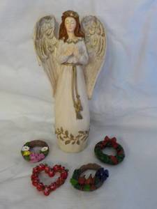lot 217 image: 3 Sets of Angel with Seasonal Wreat...
