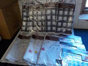lot 220 image: Thanksgiving Tablecloths and Dcor...