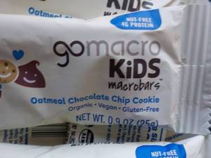 lot 250 image: 98 Gomacro Kids Oatmeal Chocolate C...