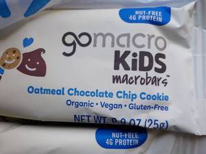lot 252 image: 98 Gomacro Kids Oatmeal Chocolate C...