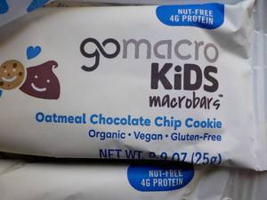 lot 254 image: 98 Gomacro Kids Oatmeal Chocolate C...