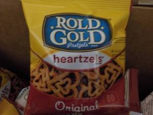 lot 273 image: 4 Boxes 104 bags each Heartzels pa...