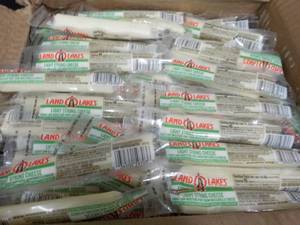 lot 292 image: 10.5 lb box Frozen Land O Lakes Str...