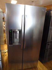 LG Side-by-Side RefrigeratorFreezer