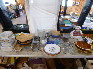 Lot of Kitchen Items