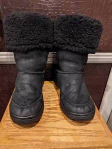 lot 5 image: UGG Ultimate Tall Black Boots Sz 8
