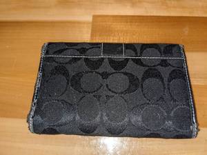 lot 19 image: Black Coach Wallet