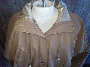 lot 32 image: Current Seen Womens Sz L Tan Coat