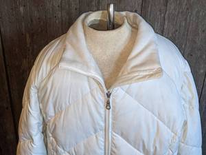 lot 39 image: Eddie Bauer XLT Long Down White Coat