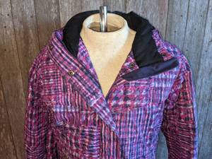lot 46 image: Columbia Purple Print Girls Coat Sz 1416