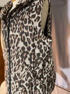 lot 22 image: CAbi Leopard Print Juliet Puffer Vest Size L