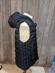 lot 60 image: Gap Outdoor Edition Black Hooded Vest Sz M