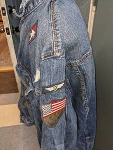lot 43 image: Express Distressed Jean Jacket XXL