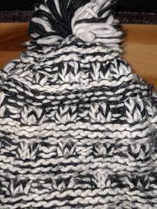 lot 69 image: WomensGirls Knit Moon Shadow Bomber Style Hat