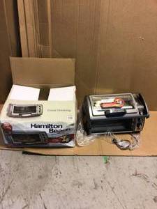 lot 72 image: Hamilton Beach Easy Reach 1400 W 6-Slice Gray Convection Toaster Oven with Built-In Timer Customer Returns See Picutres