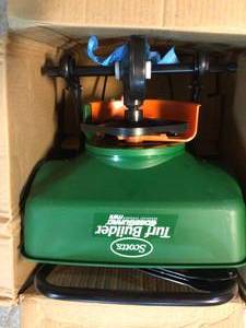 lot 84 image: Scotts Turf Builder EdgeGuard Mini Broadcast Spreader&nbspCustomer Returns See Picutres