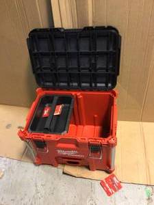 lot 56 image: Milwaukee PACKOUT XL Tool Box&nbspCustomer Returns See Picutres
