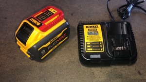 DEWALT FLEXVOLT 20-Volt60-Volt MAX Lithium-Ion 9.0Ah Battery With charger