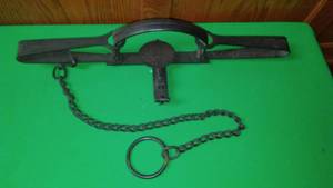 lot 231 image: 19 Metal Trap