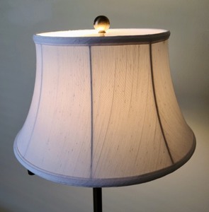 lot 11 image: Brass Floor Lamp