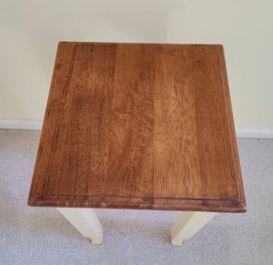 lot 27 image: Small Plant Stand