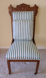 lot 34 image: Ornate Vintage Chair