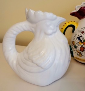 lot 43 image: Pretty Pitchers